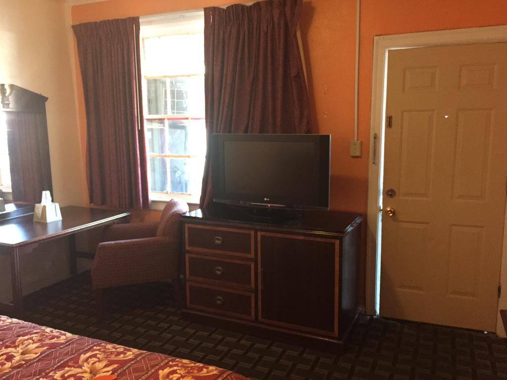 Budget Inn Downtown Mobile Eksteriør bilde